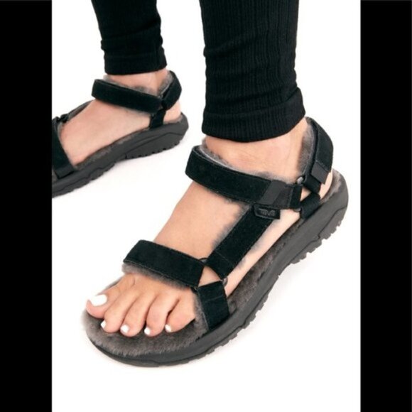 NEW Teva Hurricane Shearling Sandals, Size 5 - Picture 1 of 8